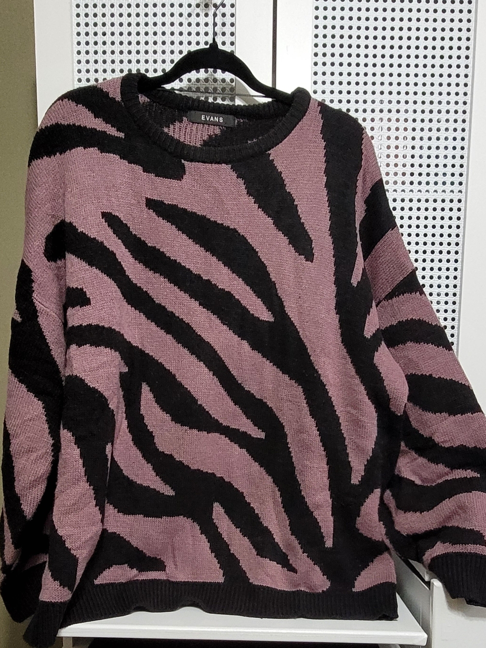 Evans Women's Mauve and Black Zebra-Print Crewneck Sweater
